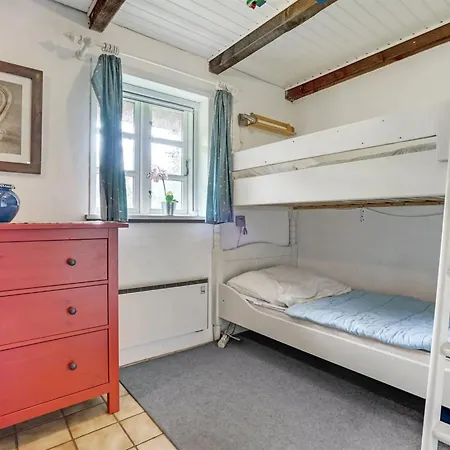 Ariela - 1-1km From The Sea By Interhome