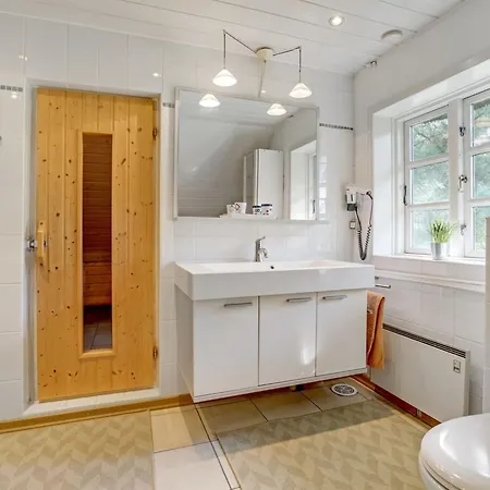 Ariela - 1-1km From The Sea By Interhome *